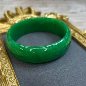 Jadeite Jade Bangle
